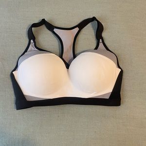 Victoria Sport High Impact Sports Bra